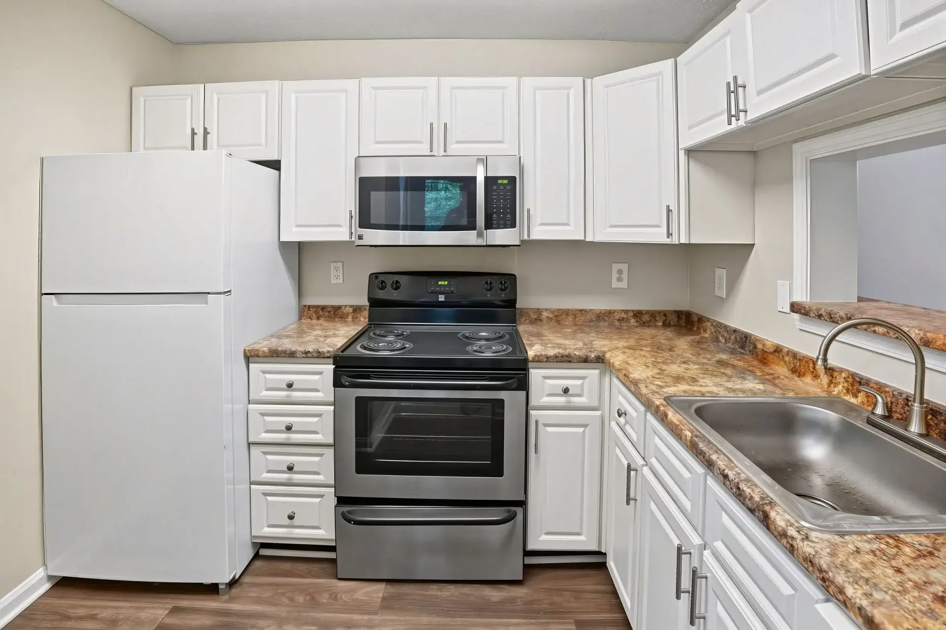 Clemson ridge seneca apartments kitchen
